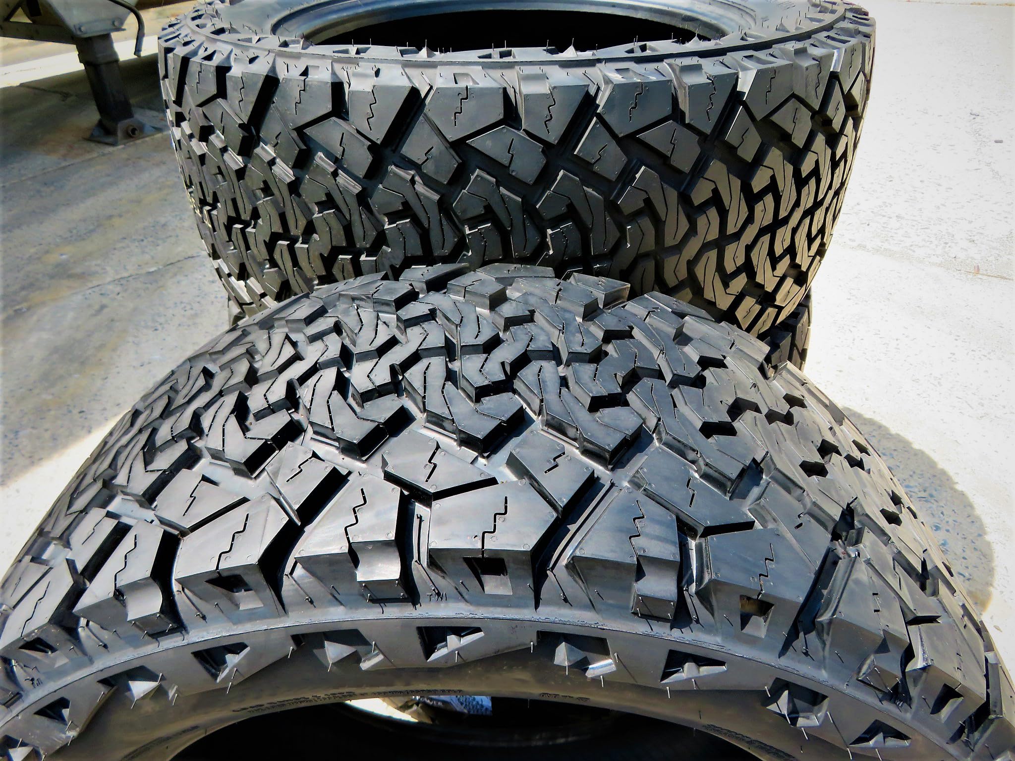 Venom Power Terra Hunter X/T Xt All-Terrain Mud Light Truck Radial Tire-33X12.50R18Lt 33X12.50X18 33X12.50-18 122R Load Range F