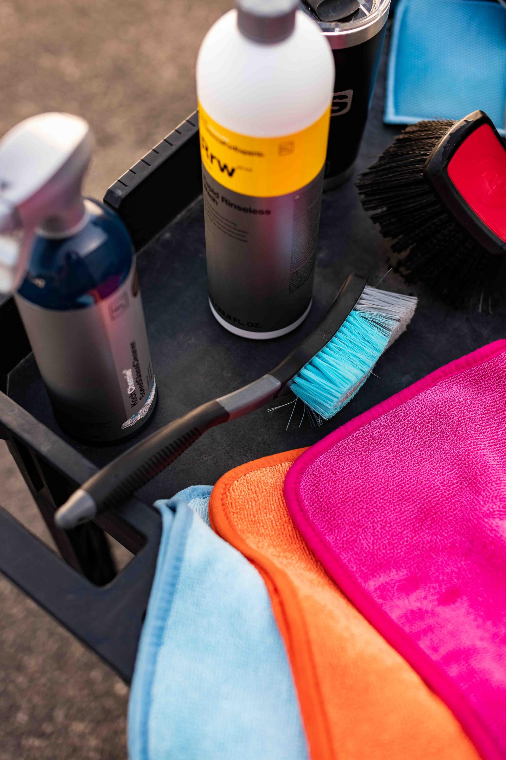 The Rag Company - ULTRA Wheel and Body Brush - Multi-Directional Soft Tip Bristles Safe for Wheels, Tires, and Body Panels on Ca