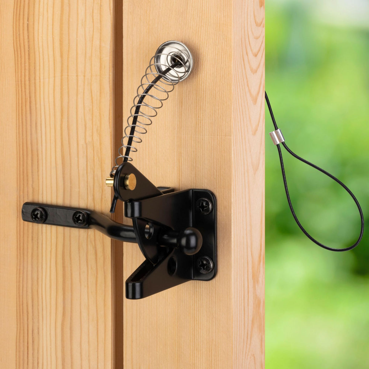 Sankins Self-Locking Gate Latch With Spring Cable Pull For Wooden Fence Gate Heavy Duty, Post Mount Automatic Gravity Lever Gate Fence Door Latches For Wooden Fence Secure Pool Garden Shed, Black