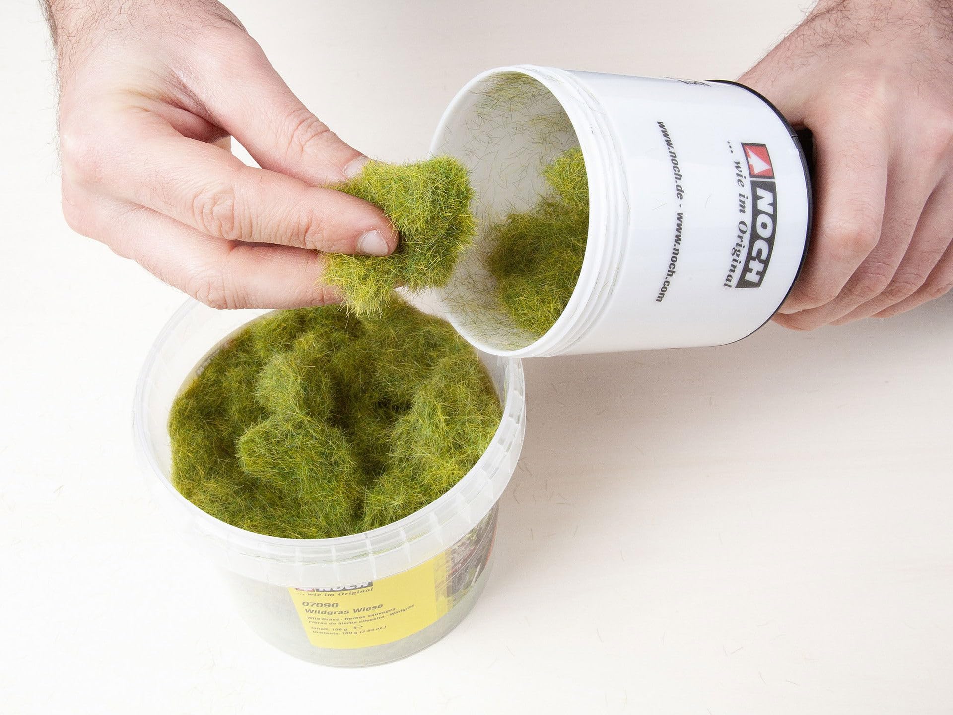 Noch 50210 Static Grass Sp Grn 3.5Oz H0,Tt,N,Z Scale Model Kit