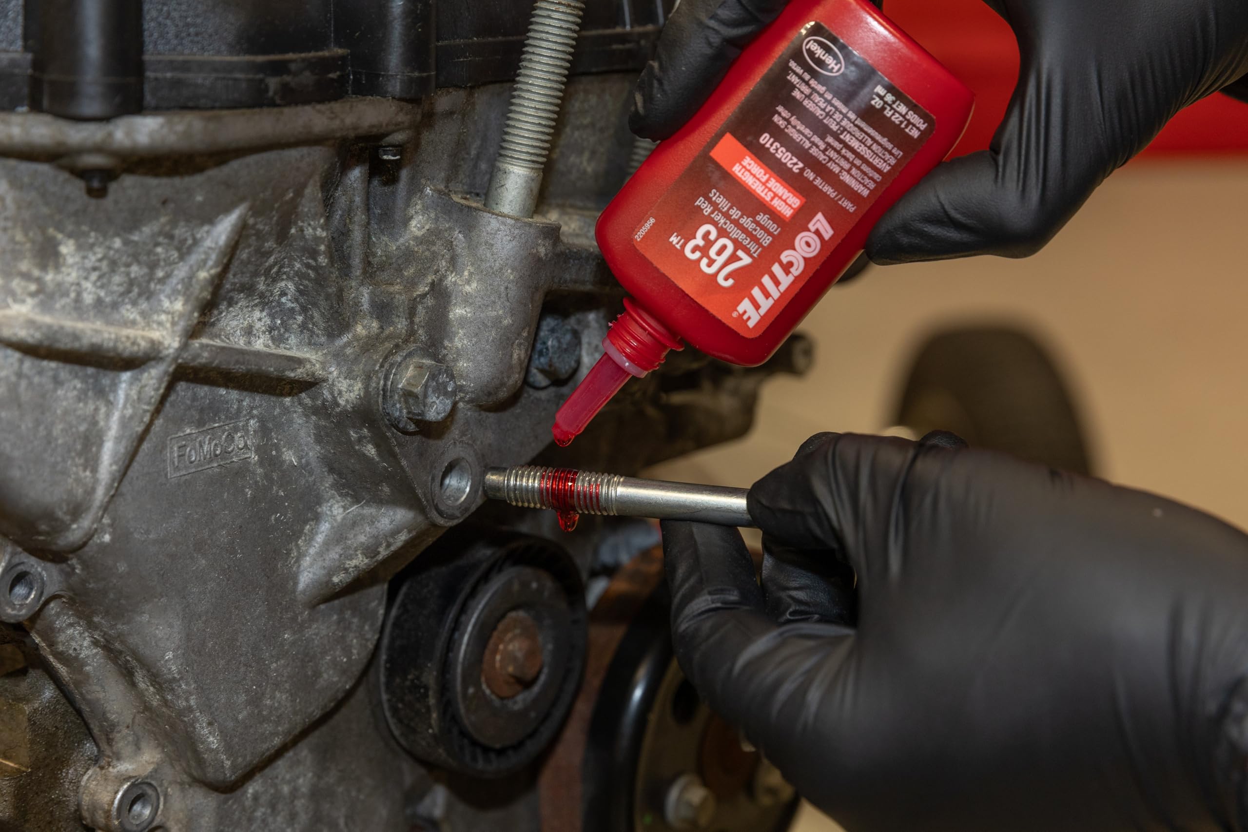 LOCTITE 263 Automotive Threadlocker Red - High Strength Thread Lock, General Purpose Applications, Oil Tolerant, Fluorescent - 3