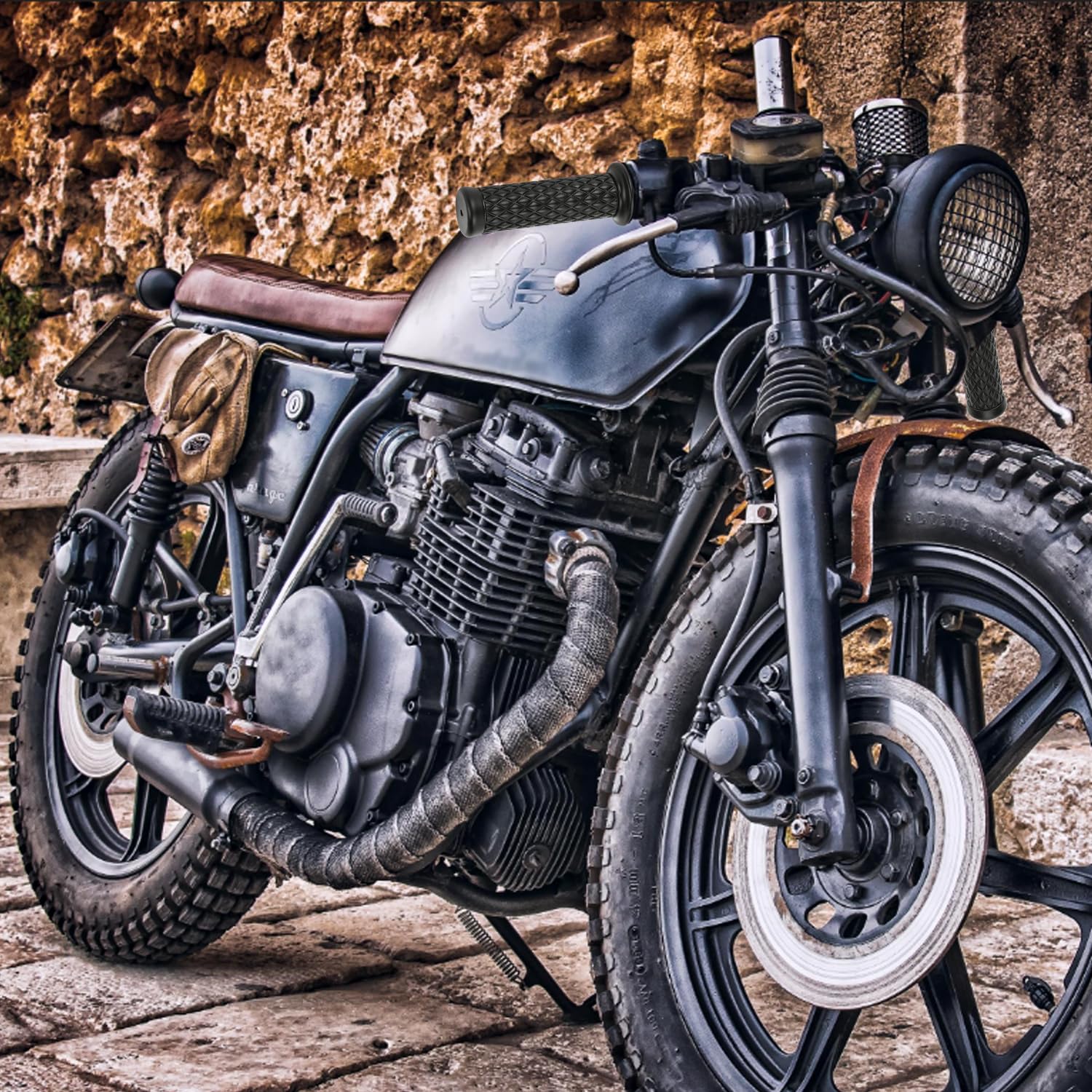 Hiaors 7/8' Motorcycle Handlebar Grips, Non Slip Rubber Hand Handle Grips For Honda Suzuki Kawasaki Cb125 Cb350 Crf250F Xr50 Gsx650F Gsxr750 Klr650 Kz1000 Dt125 R3 Dirt Bike Parts With Cruise Assist