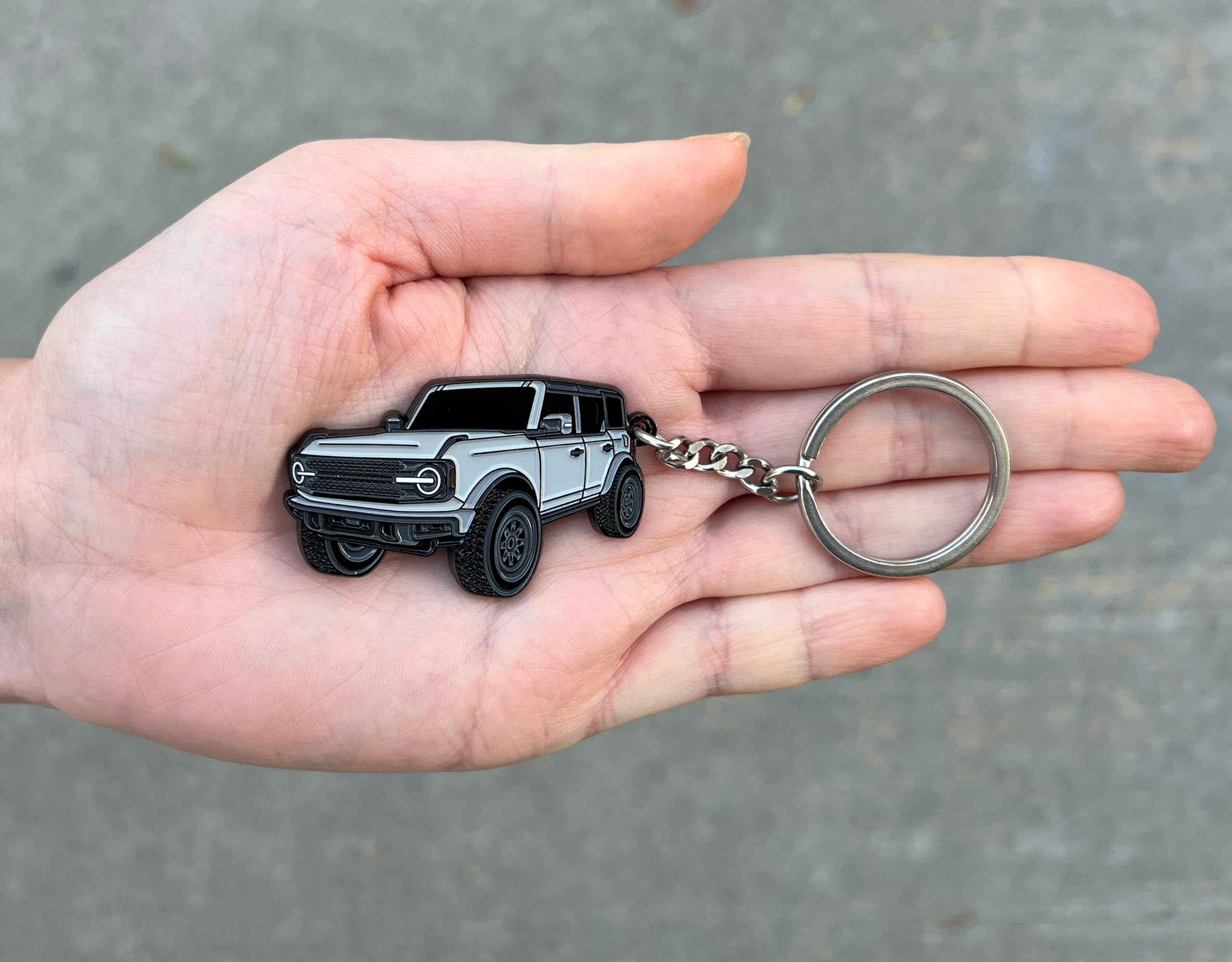 Four Wheel Beast Bronco Keychain Accessories 2023 4 Door Key Chain Fob Cover Cool Car Mods (Silver/Cactus Gray)