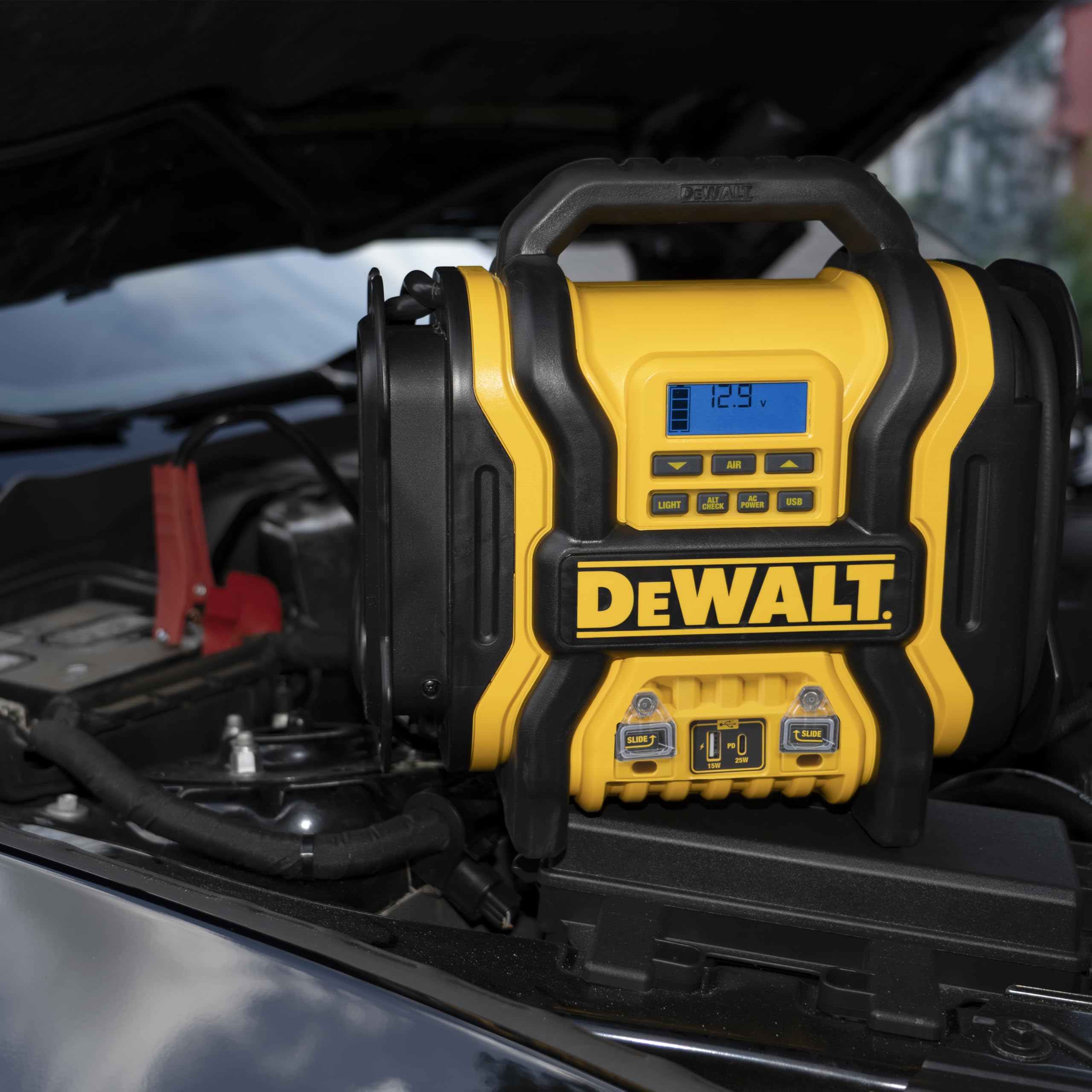 DEWALT DXAEPS14-Type2 2000 Peak Battery Amp 12V Automotive Battery Booster Jump Starter/Power Station with 500 Watt AC Power Inv
