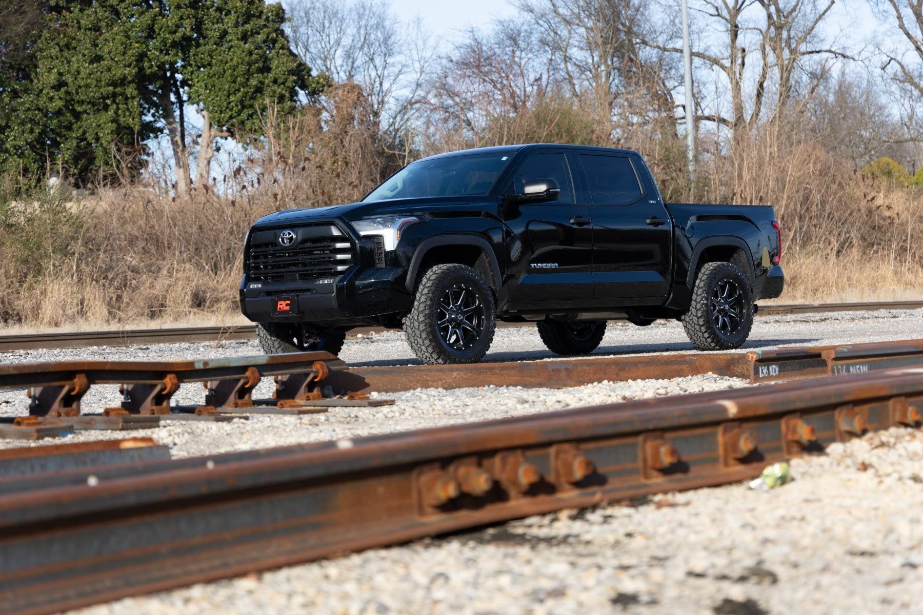 Rough Country 1.75' Front Leveling Kit For 2022-2024 Toyota Tundra - 88000_A