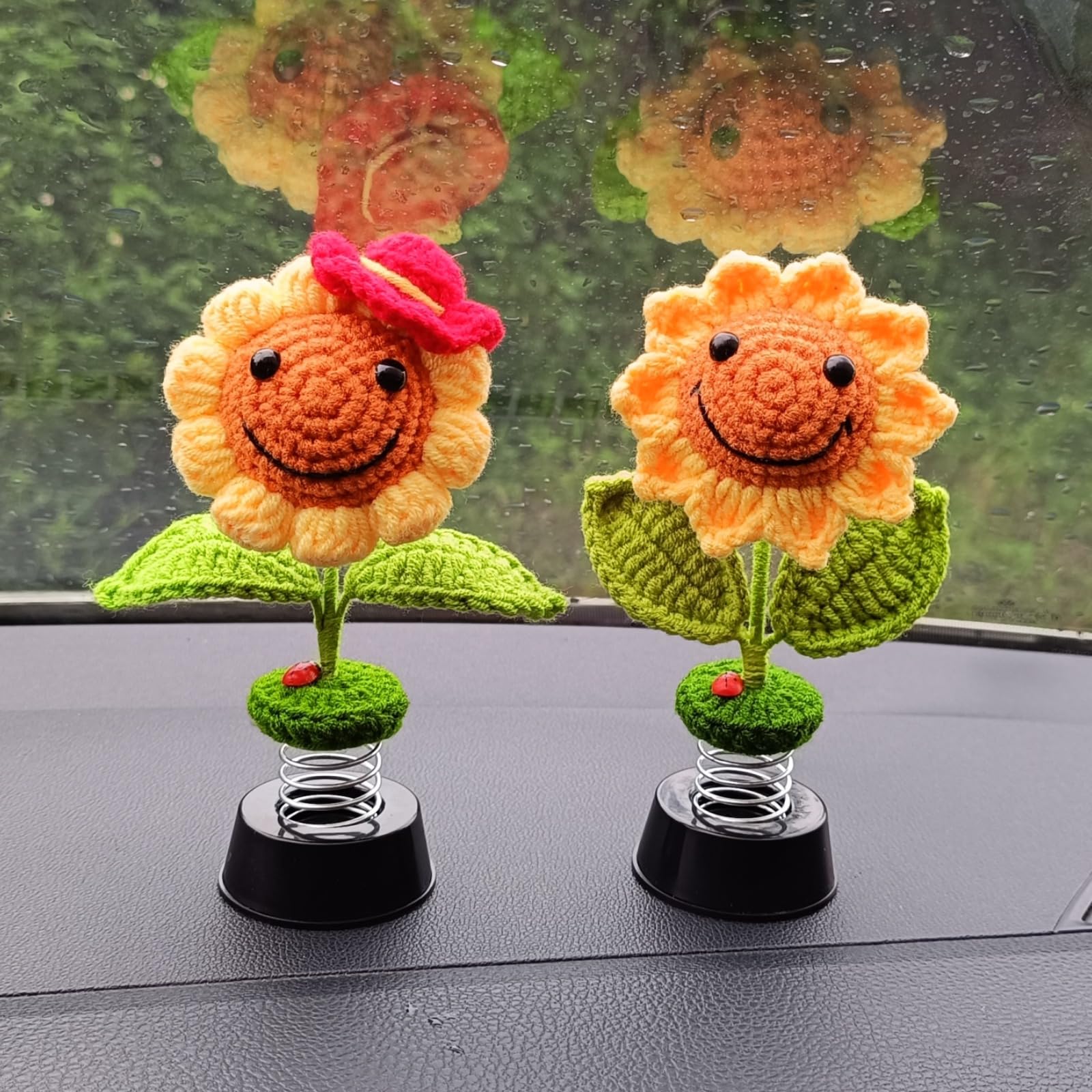Levvohd Handmade Crochet Sunflower Car Dashboard Decorations Gifts For Women, Cute Sun Flower Hippie Car Bobblehead Dashboard De