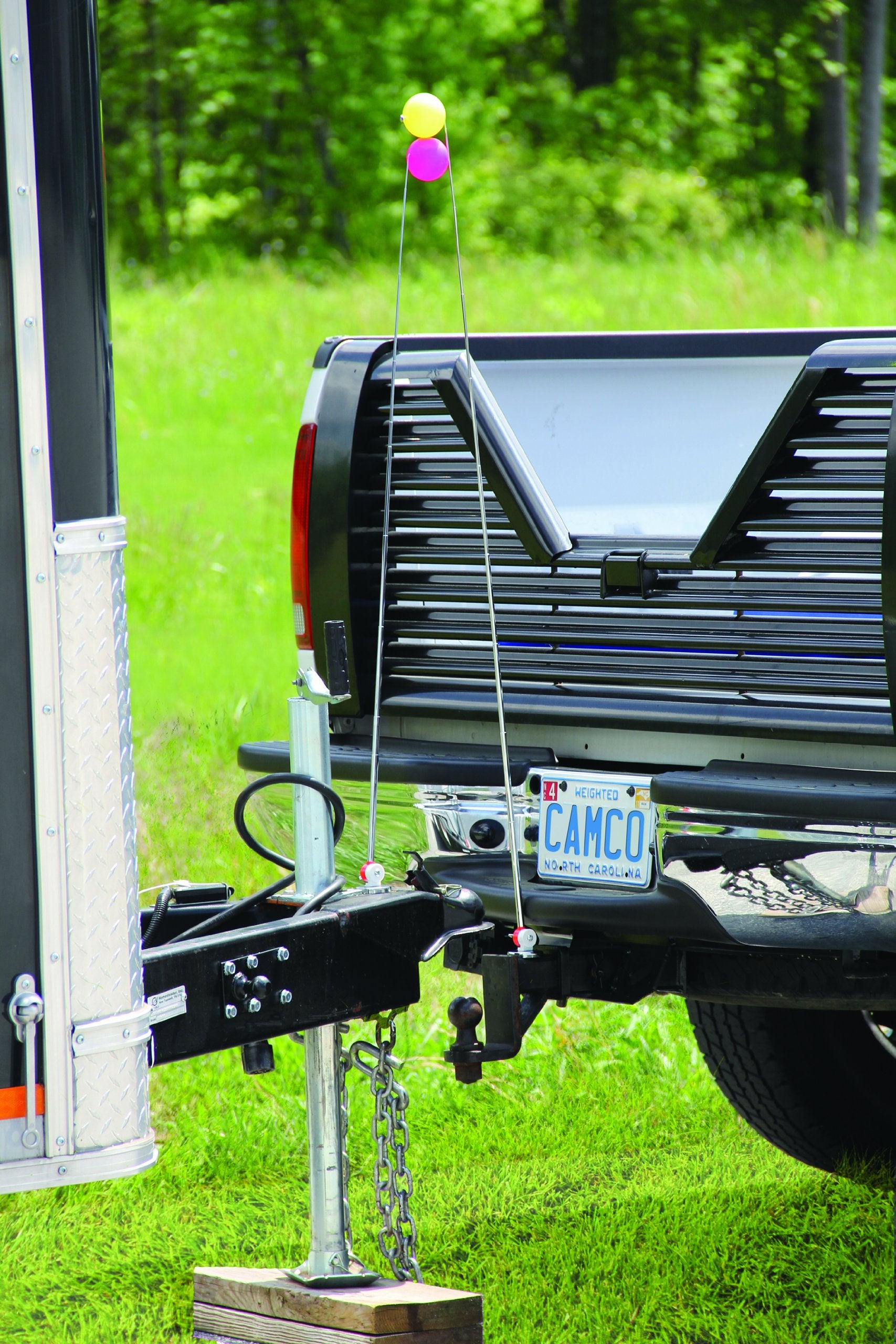 Camco Magnetic Hitch Alignment Kit - Helps You Align Your Hitch | Each Guide Extends Up To 50'' For Easy Viewing | System Works