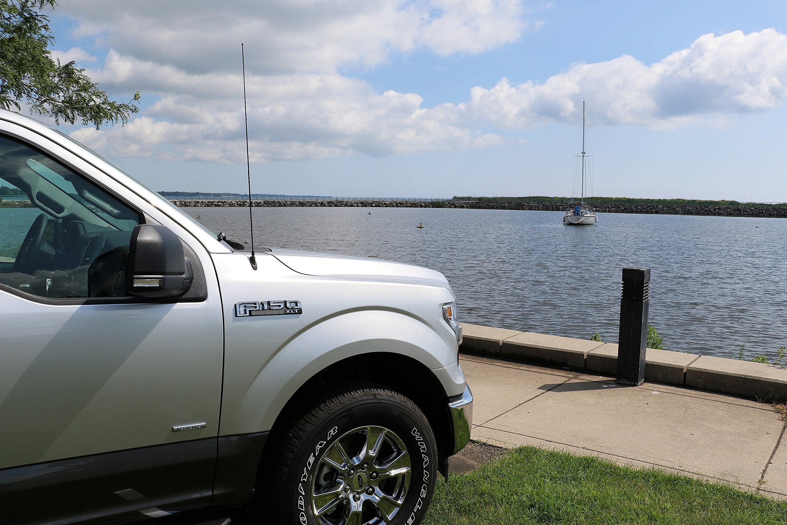 Antennamastsrus - Oem Size 31 Inch Black Antenna Is Compatible With Toyota Tundra (2000-2020) - Spiral Wind Noise Cancellation - Spring Steel Construction - Stainless Steel Threading