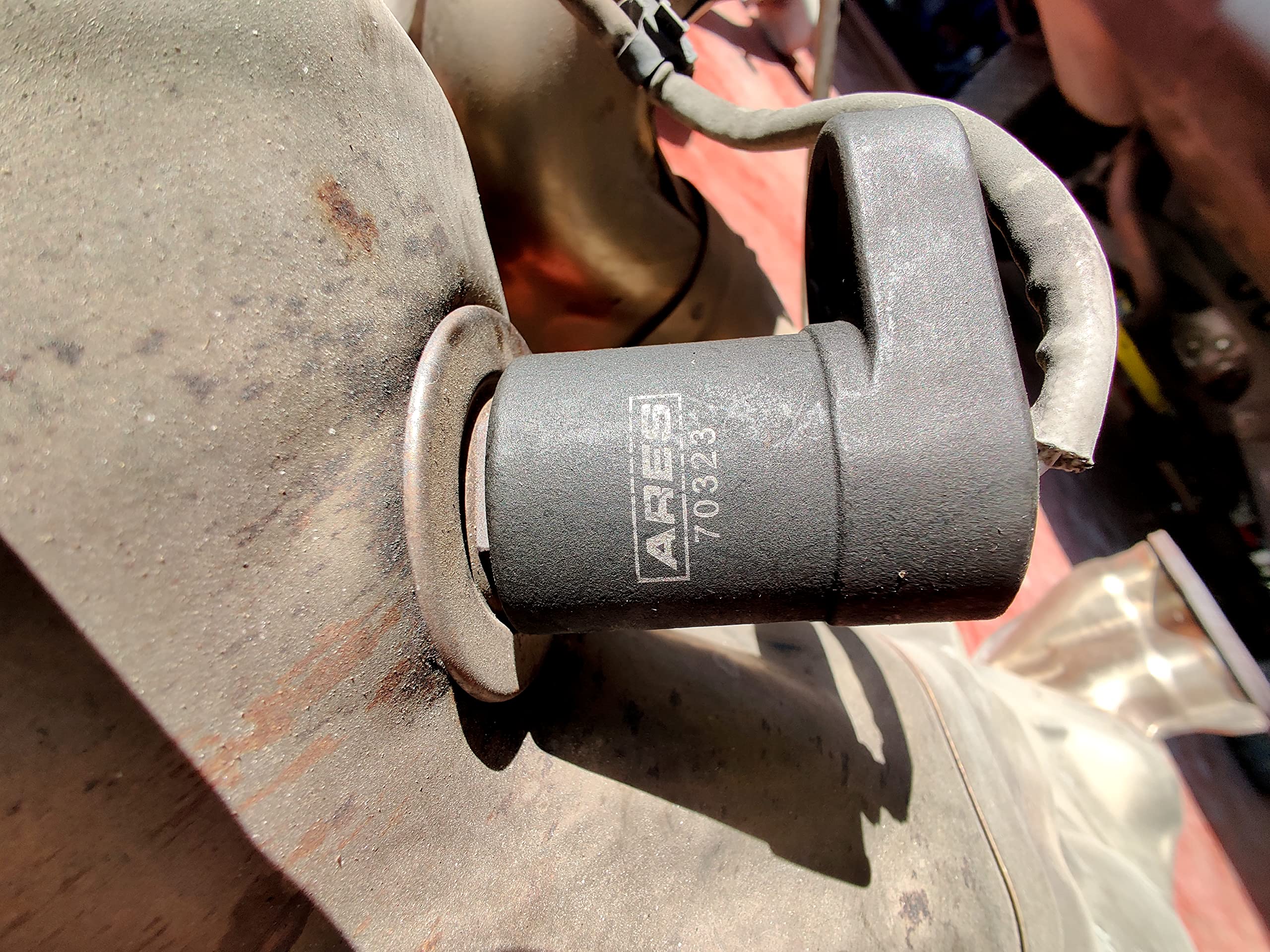 Ares 70039-3/8-Inch Drive By 7/8-Inch (22Mm) Offset Oxygen Sensor Socket - Wire Gate Accesses Sensor From Side, Preventing Damage To Wires