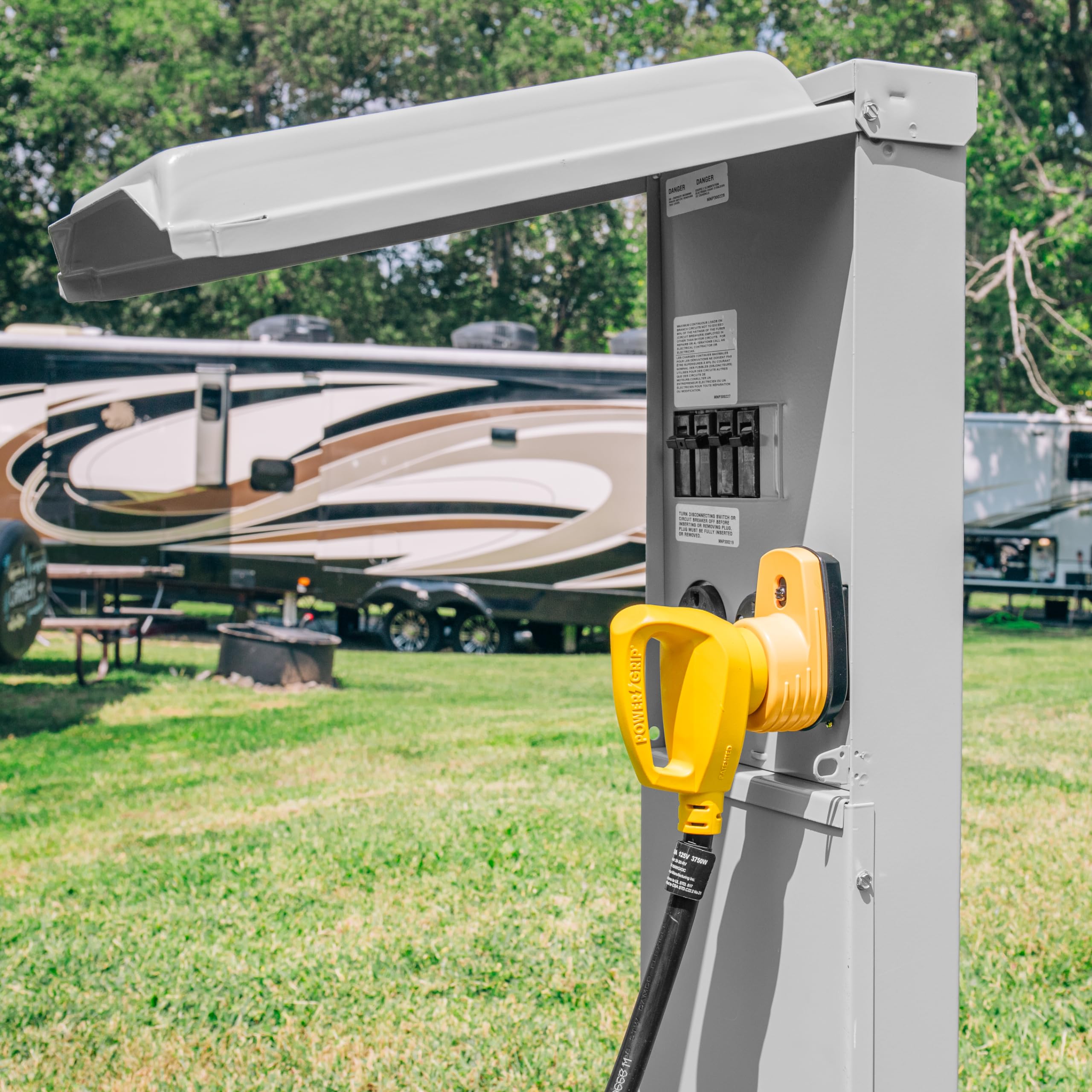 Camco 55225 Power Grip RV 125 Volt 1875 Watt Two Plug 15 Amp to Single 30 Amp Adapter Converter with Adjustable Top Plug for Duplex Outlets