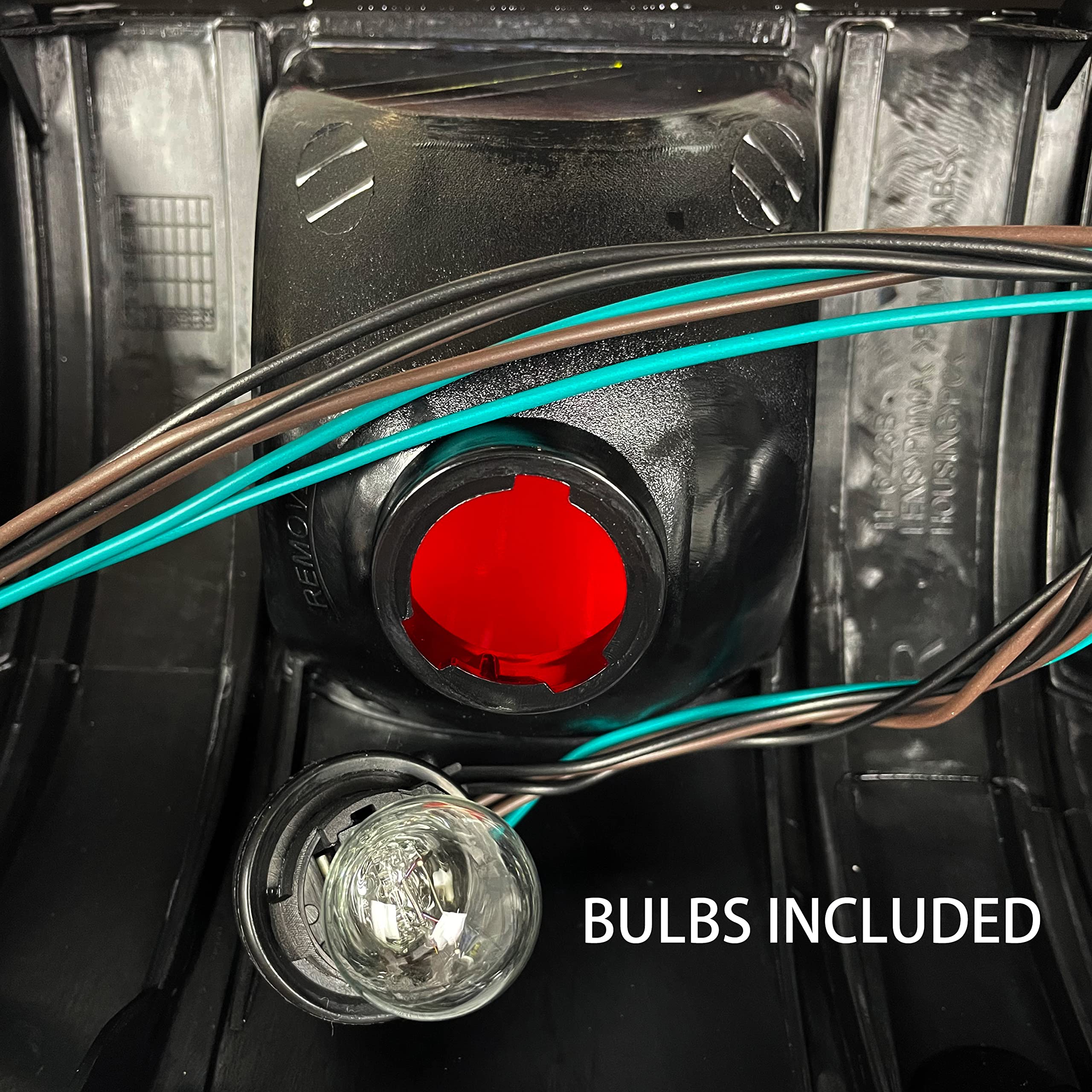 Dependable Direct Passenger Side (RH) Tail Light Assembly For 2007-2013 GMC Sierra 1500 (SL, SLE, SLT, WT) - 2007-2010 GMC Sierra 2500 HD - GM2801208 - Includes Bulb