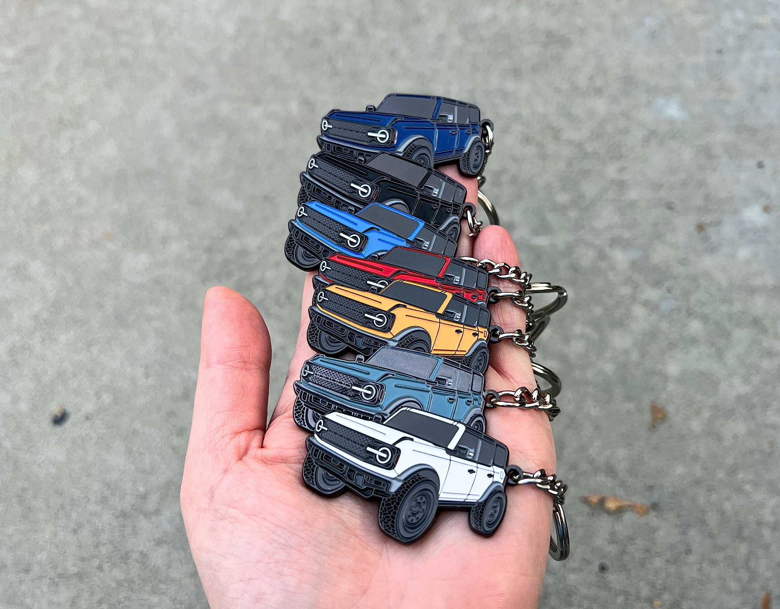 Four Wheel Beast Bronco Keychain Accessories 2023 4 Door Key Chain Fob Cover Cool Car Mods (Silver/Cactus Gray)