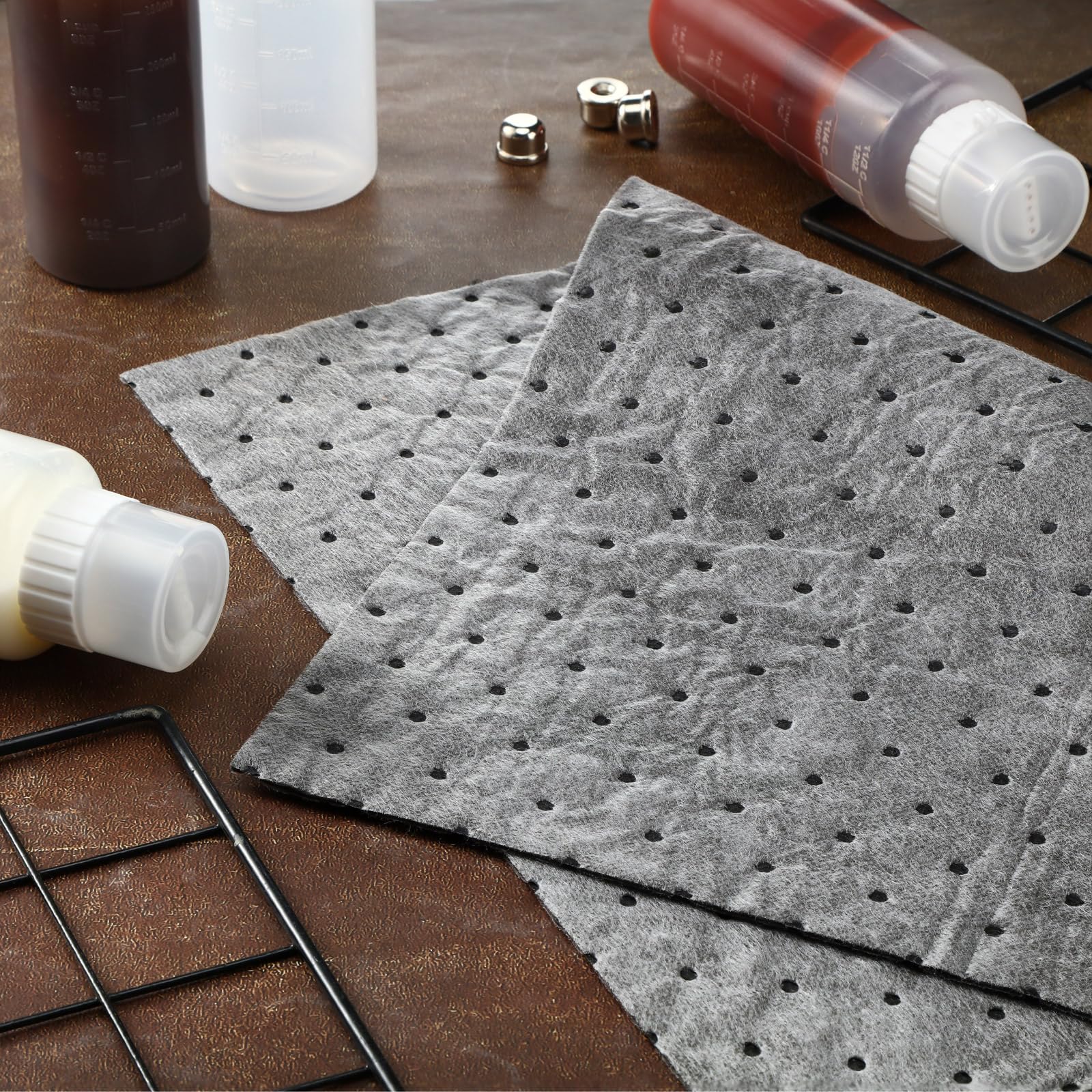 Hoolerry 100 Pcs Oil Absorbent Pads Weight Dimpled Pad Garage Accessories Water Absorbent Mat Oil Spill Mat for Absorbing Protec