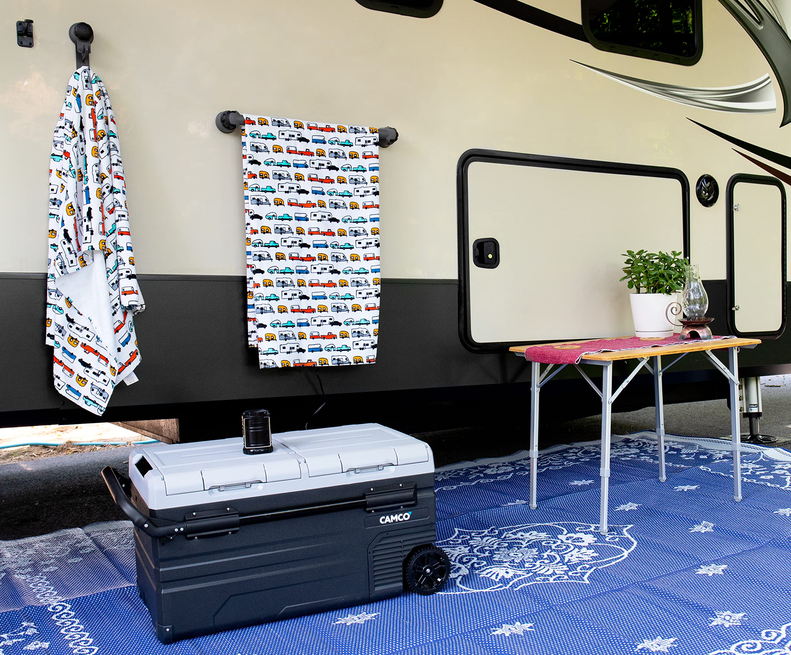 Camco Large Reversible Outdoor Patio Mat - Easy To Clean, Perfect For Picnics, Cookouts, Camping, And The Beach (9' X 12', Latti