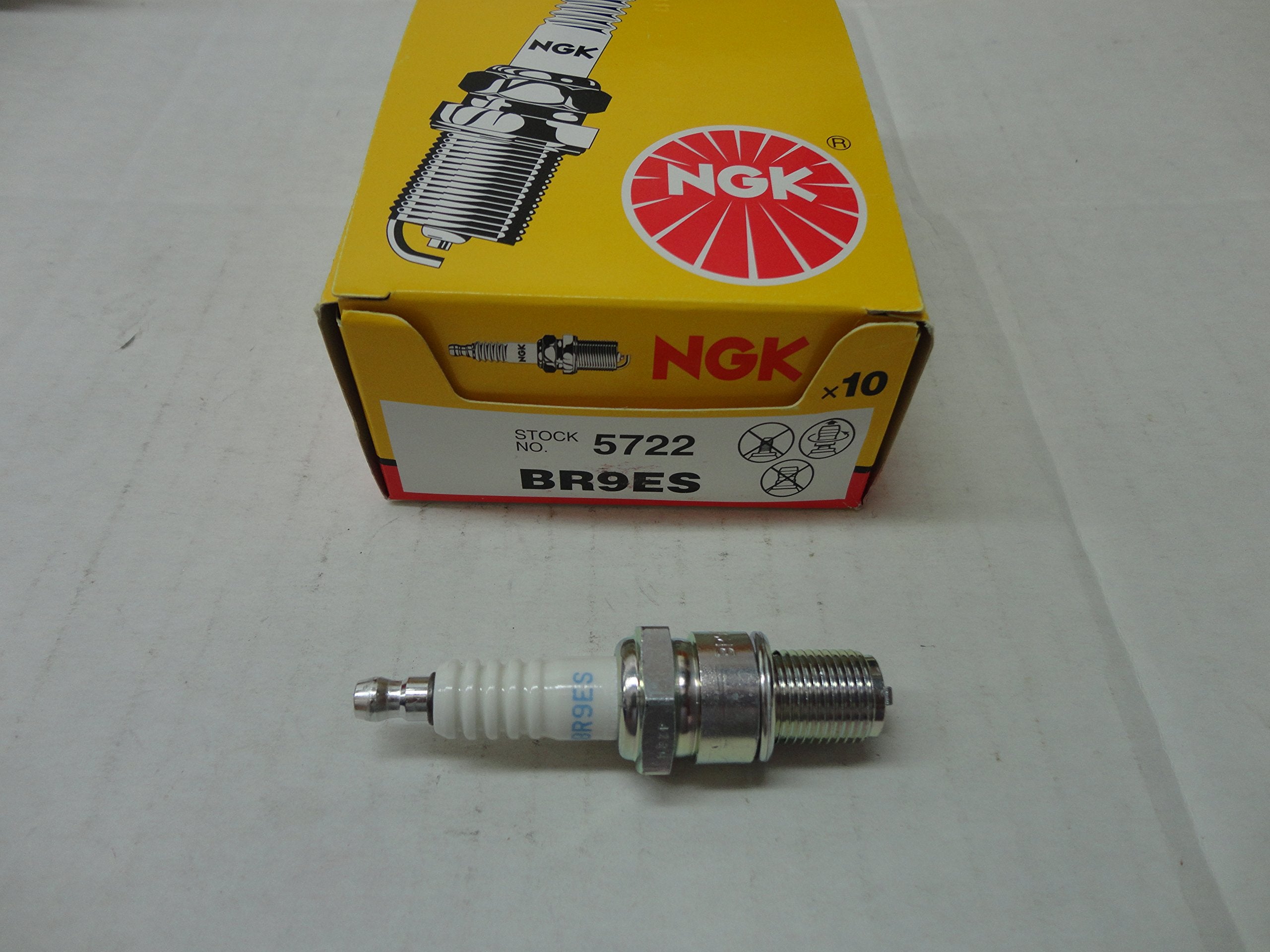 Nkg Spark Plug Atv, Motorcycle, Snowmobile Br9Es 5722 Boxed