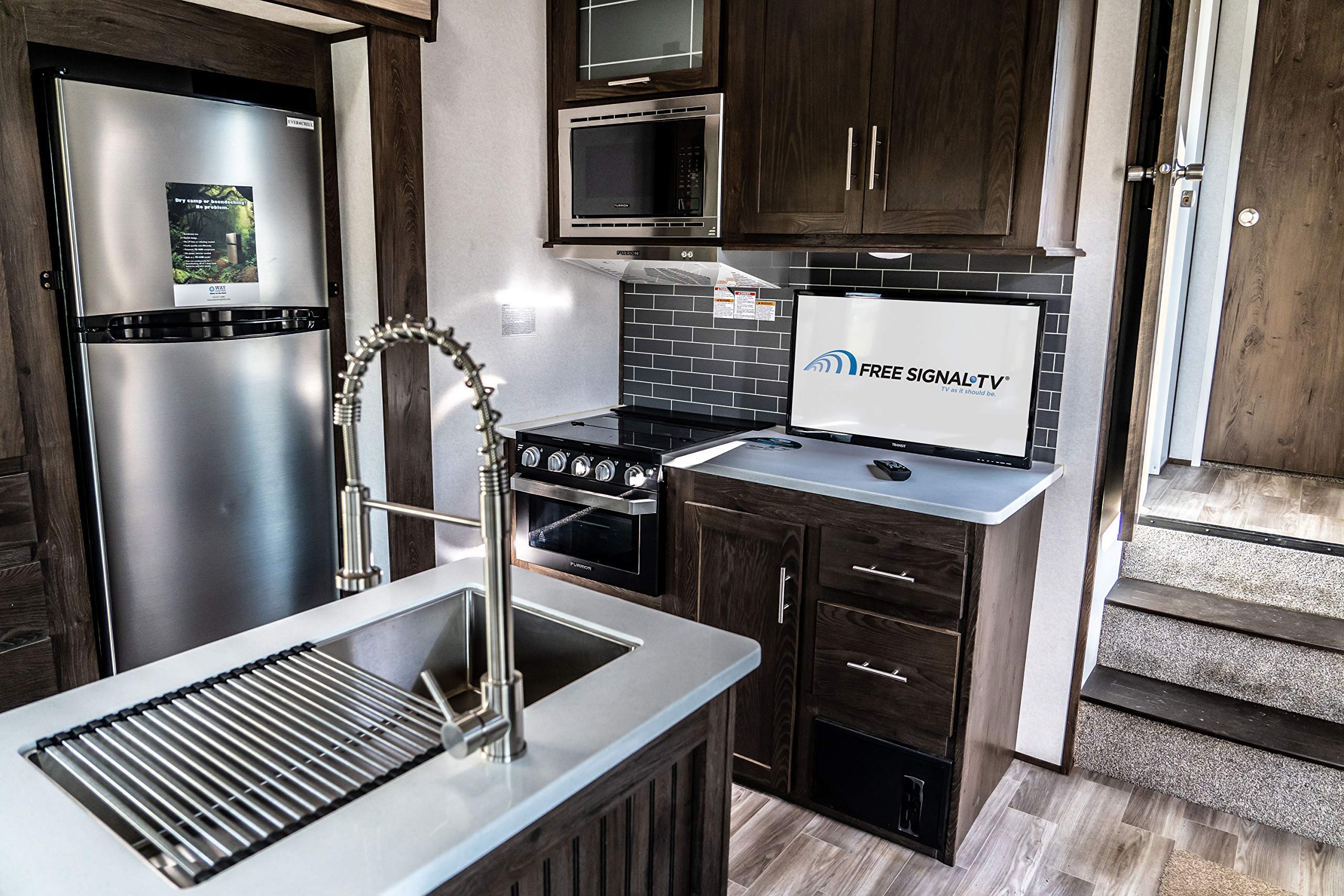 Free Signal Tv Transit 12 Volt Flat Screen Tv For Rv, 32 Inch Tv With Led Screen, Ac/Dc Powered With 1080P Hd Resolution, Hdmi/Usb Inputs, Use In Rvs, Campers, Boats And Off-Grid Applications