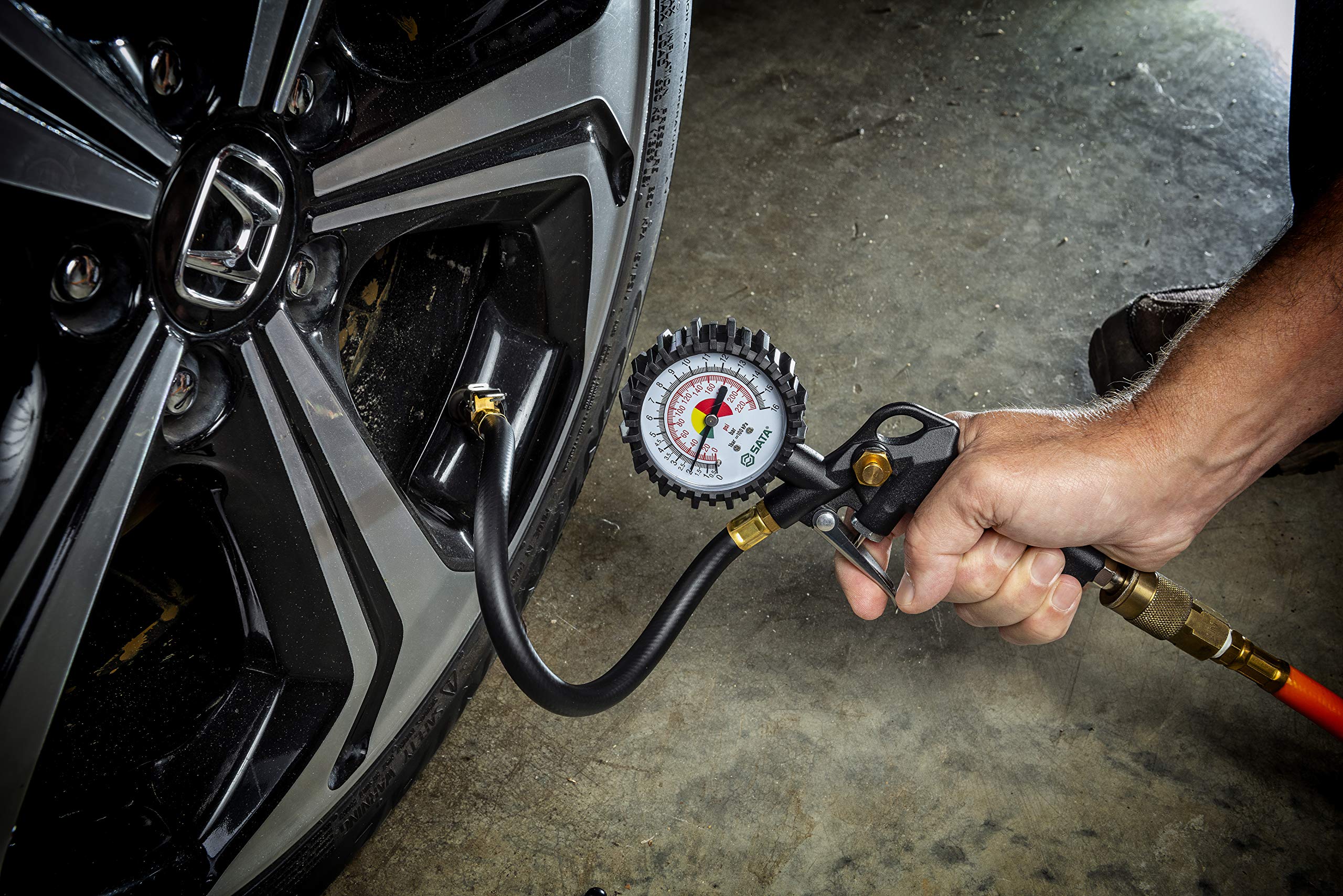 Sata Tire Inflator With Pressure Gauge - St98100U