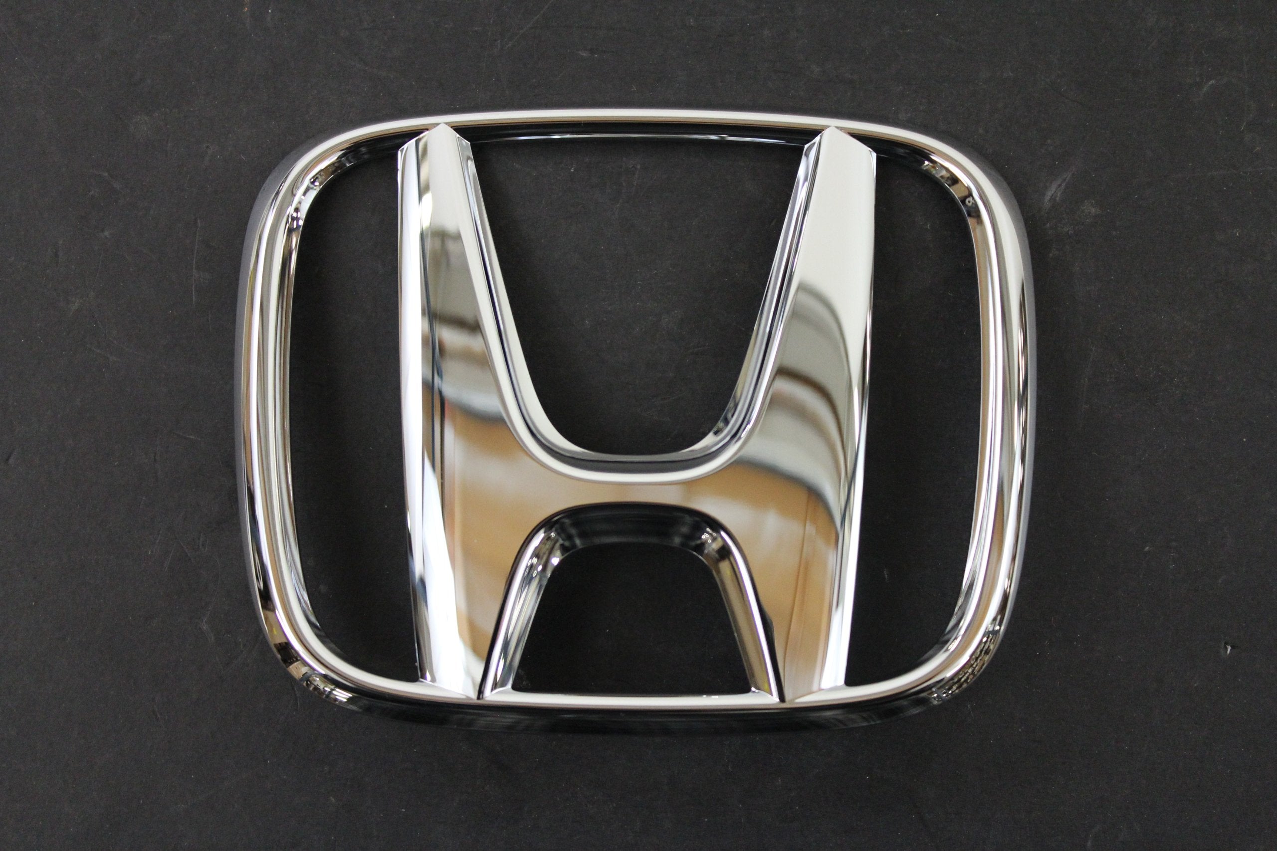 Honda Genuine Accessories 75700-S5B-003 Grille Emblem