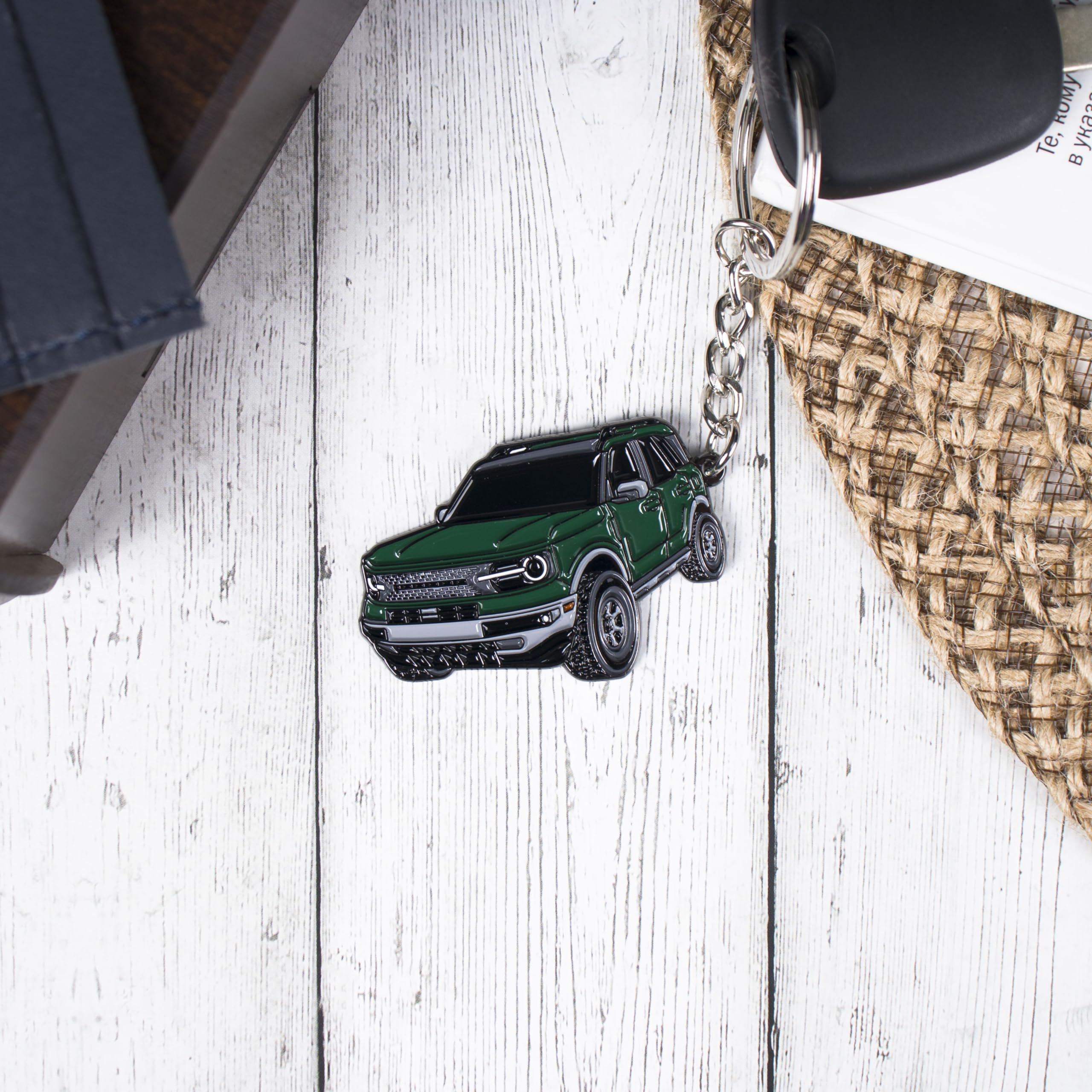 Four Wheel Beast Bronco Sport Keychain Compatible With Ford Bronco Accessories 2023 2024 4 Door Key Chain Fob Gift (Green)