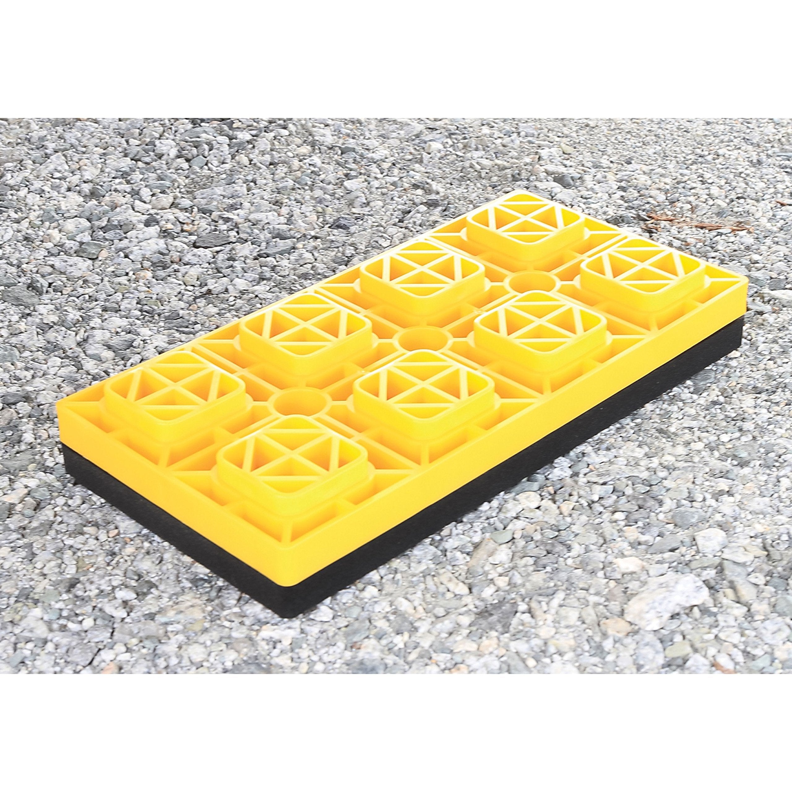Camco 44601 Universal Leveling Block Flex Pads - Prevent Jacks and Stabilizers from Sinking Into Soft Ground - Measure 8.5'' x 1
