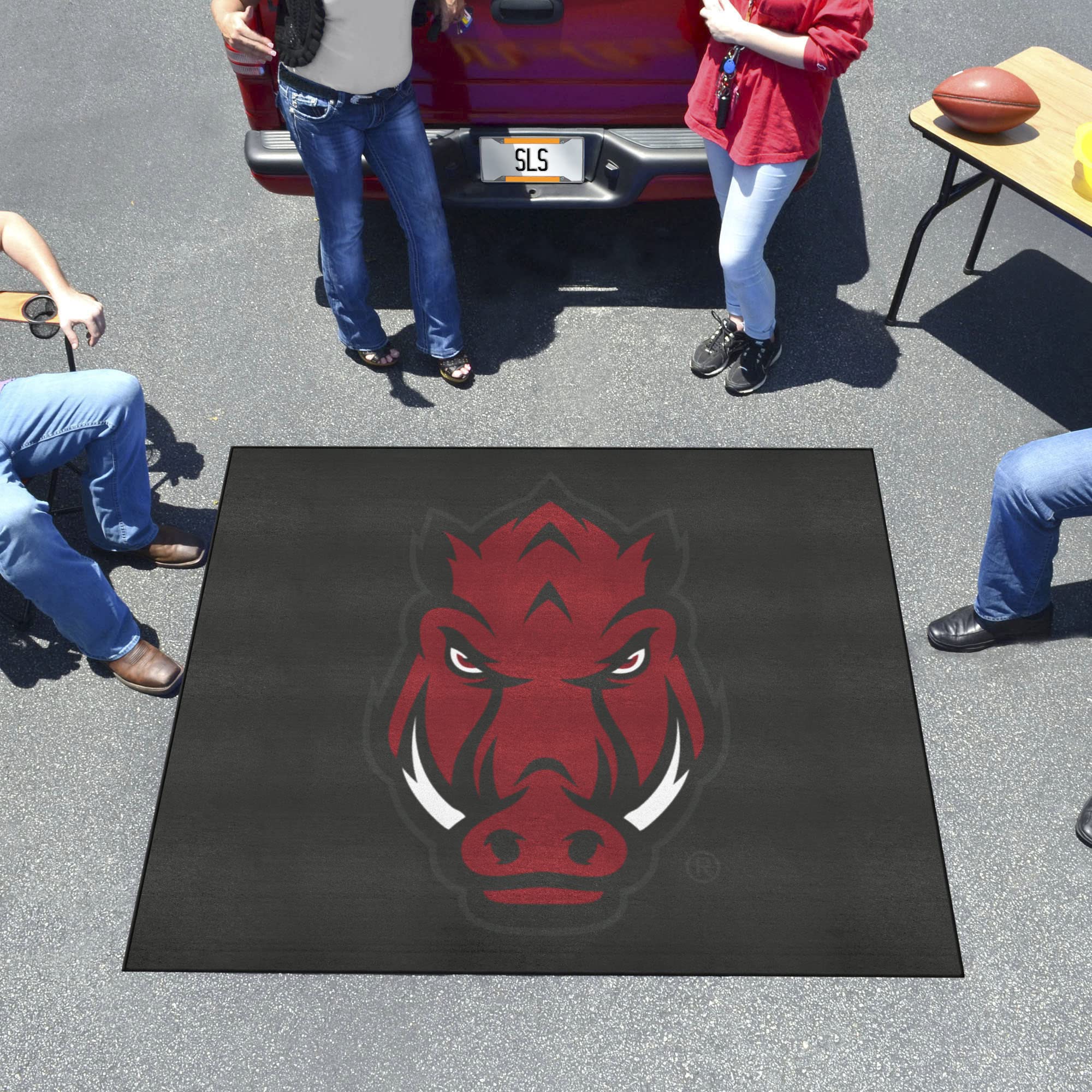 Arkansas Razorbacks Basketball Rug - 27In. Diameter