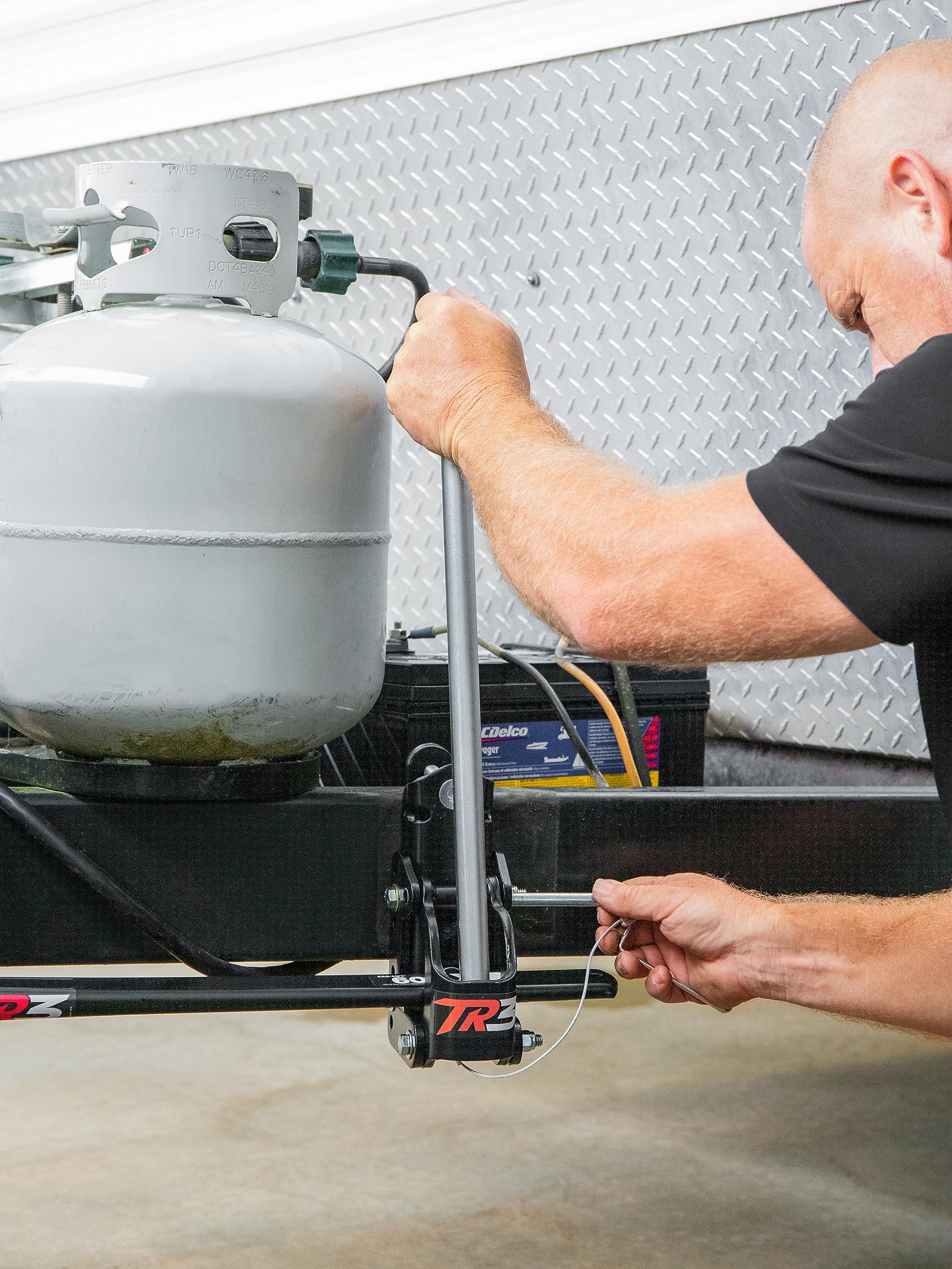 Camco Eaz-Lift Tr3 600Lb Weight Distribution Hitch Kit | Features 800Lb Max Tongue Weight Rating, Pre-Installed 2-5/16-Inch Hitch Ball, And Adjustable Sway Control | (48901)