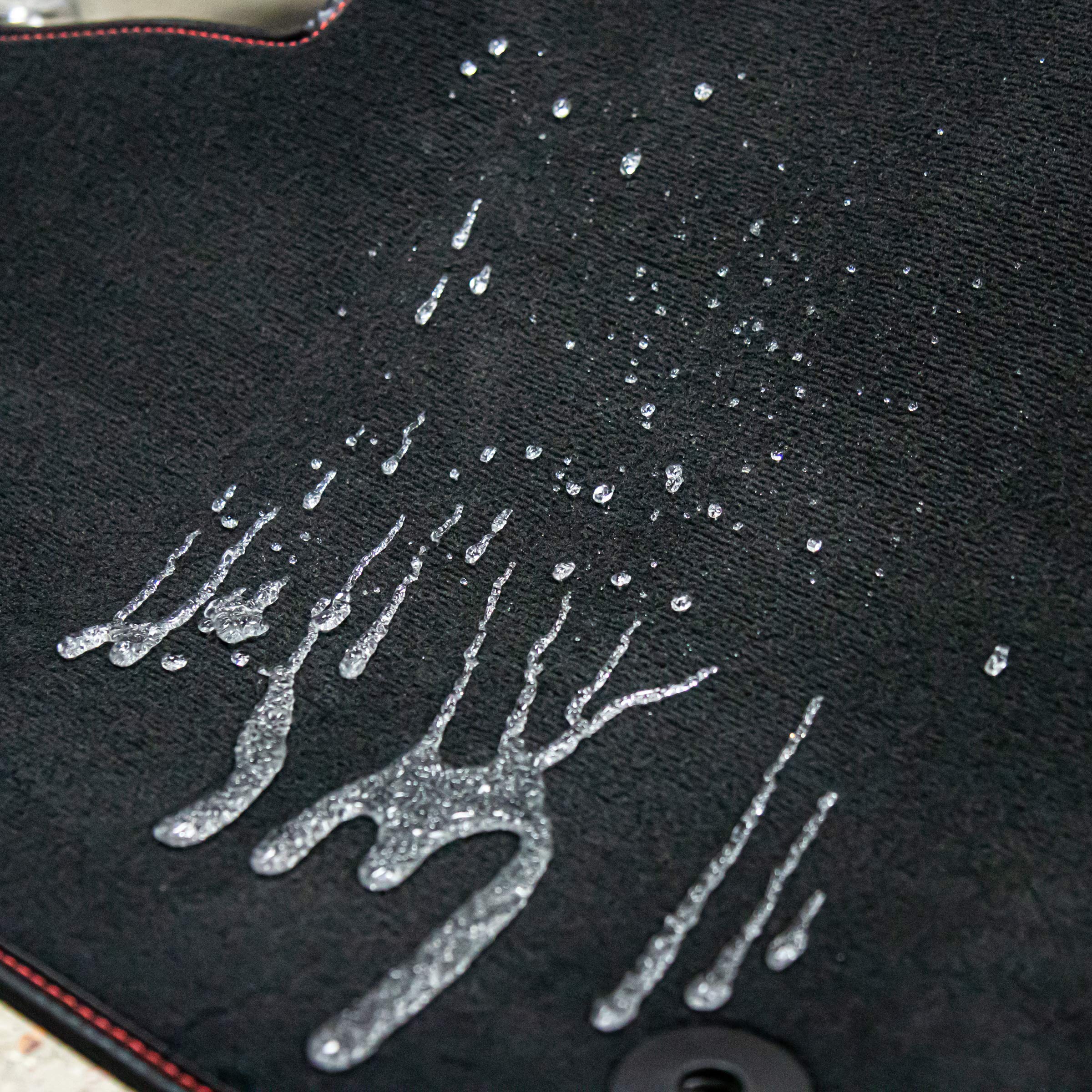 Gyeon Quartz Fabric Coat 120Ml - Hydrophobic Water Beading For Fabric - Protectant & Stain Repellent - Easy To Use Sio2 Ceramic Fabric, Carpet & Upholstery - Repels Stains Can Be Used In Home Or Car