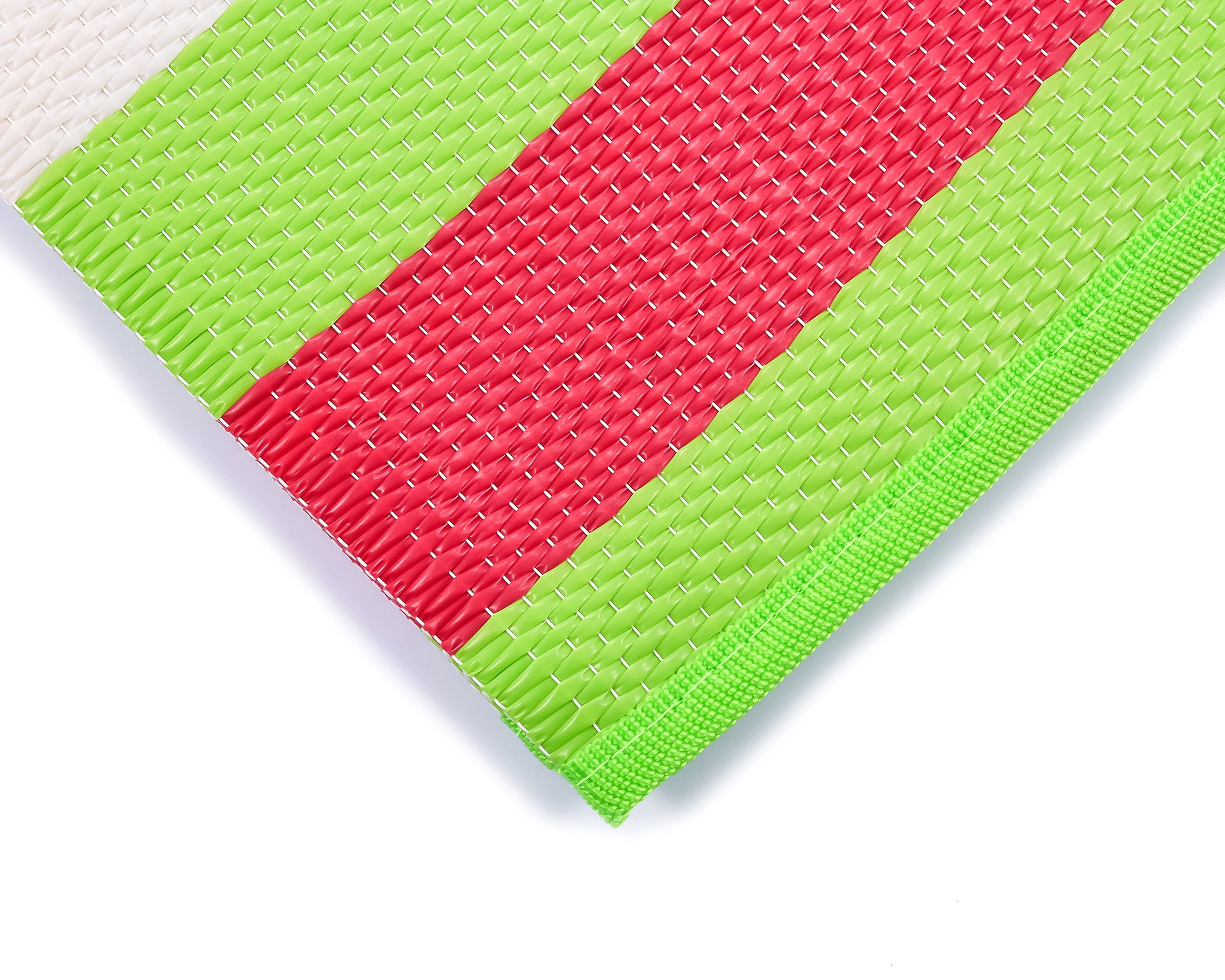Camco Handy Mat With Strap, Perfect For Picnics, Beaches, Rv And Outings (Green/Red - 60'' X 78'') (42813)