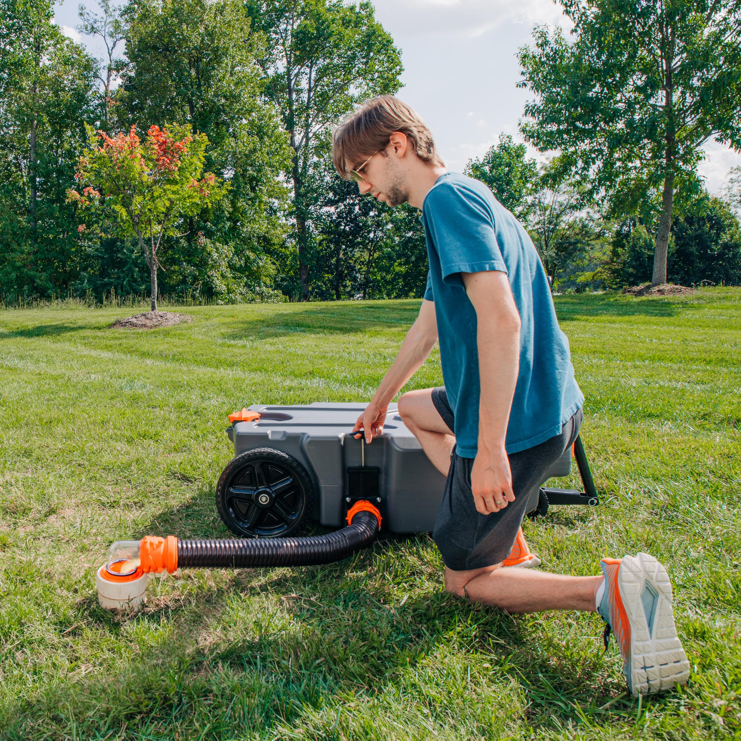 Camco Rhinoflex Tote Tank 3-Foot Sewer Hose Kit | Features A Clear Low-Profile 90-Degree Elbow, Steel Wire Reinforced Polyolefin