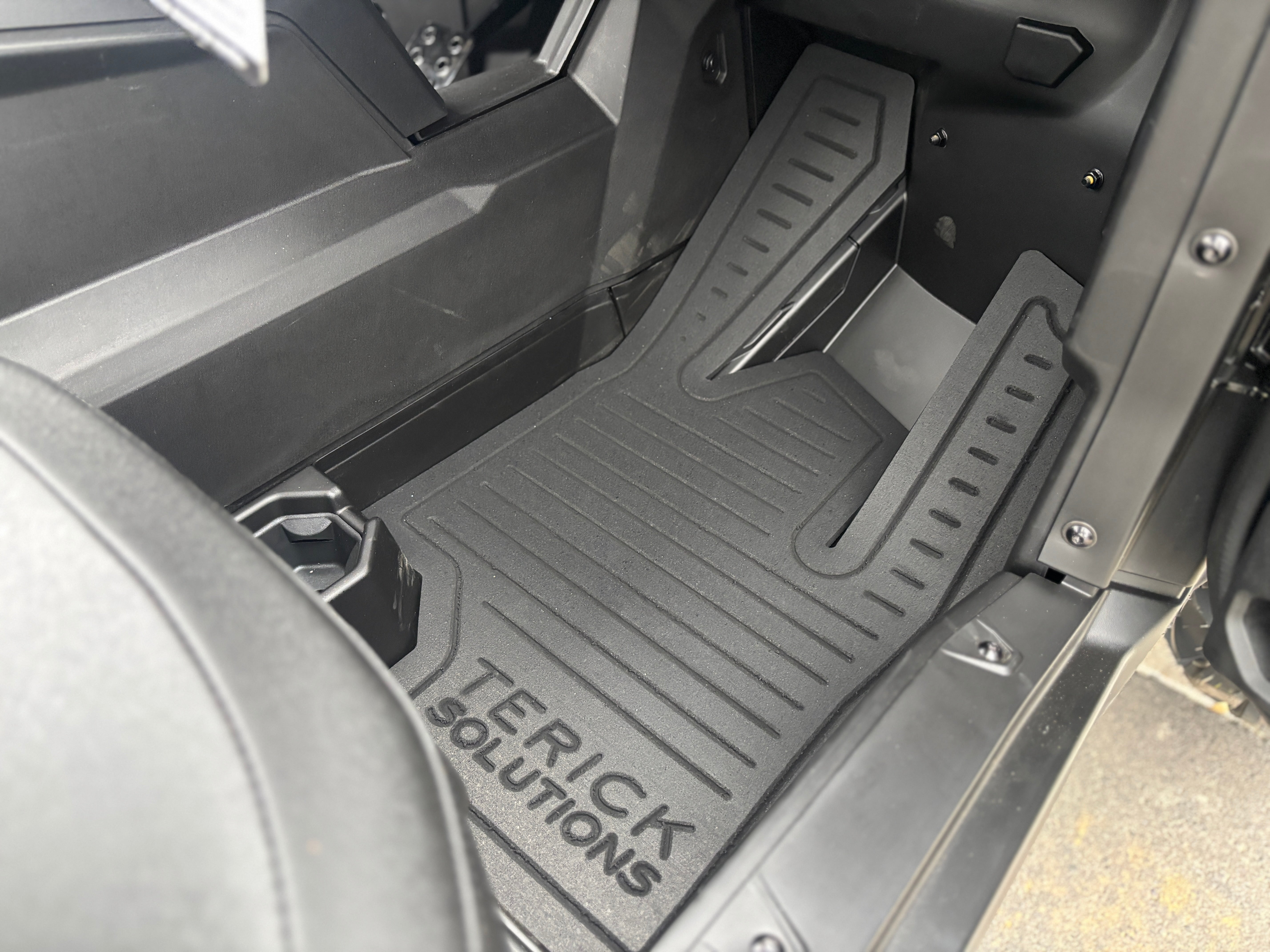 Can-Am Commander / Maverick Gen 2 Rubber Floor Mats