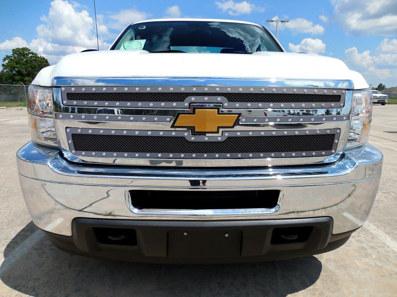 2011-2014 Chevy Silverado 2500/3500 Main Upper Rivet Grille
