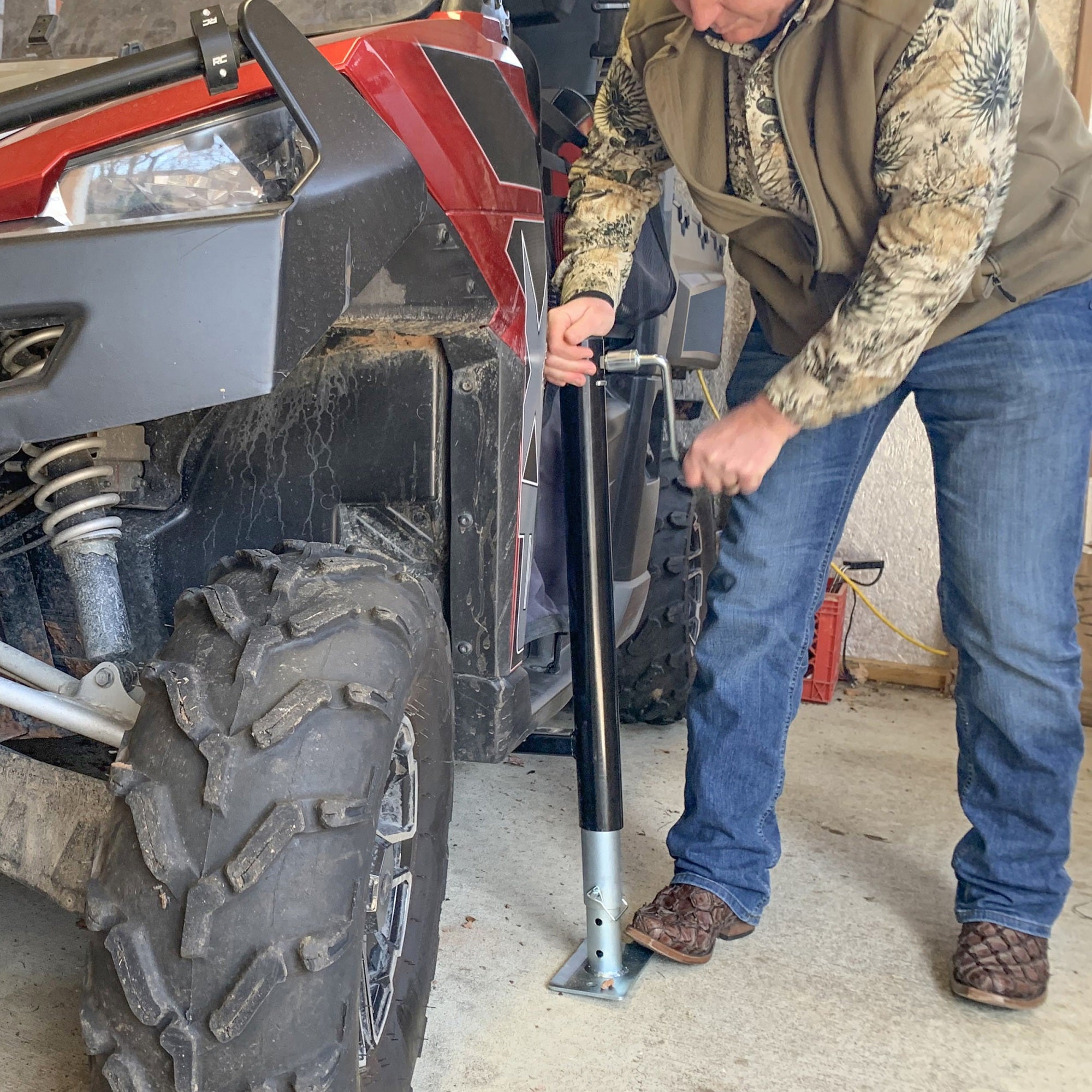 Black Bull A-Frame Trailer Jack And Lift With Base Plate 2000 Lbs. Capacity