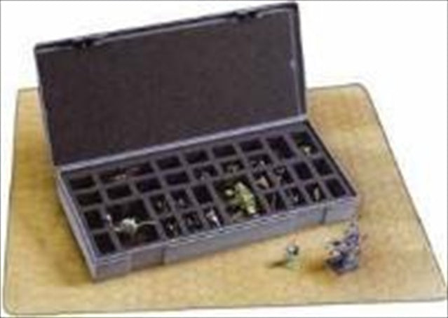 Chessex Manufacturing 2852 Figurestorage Box  Large 40 Count