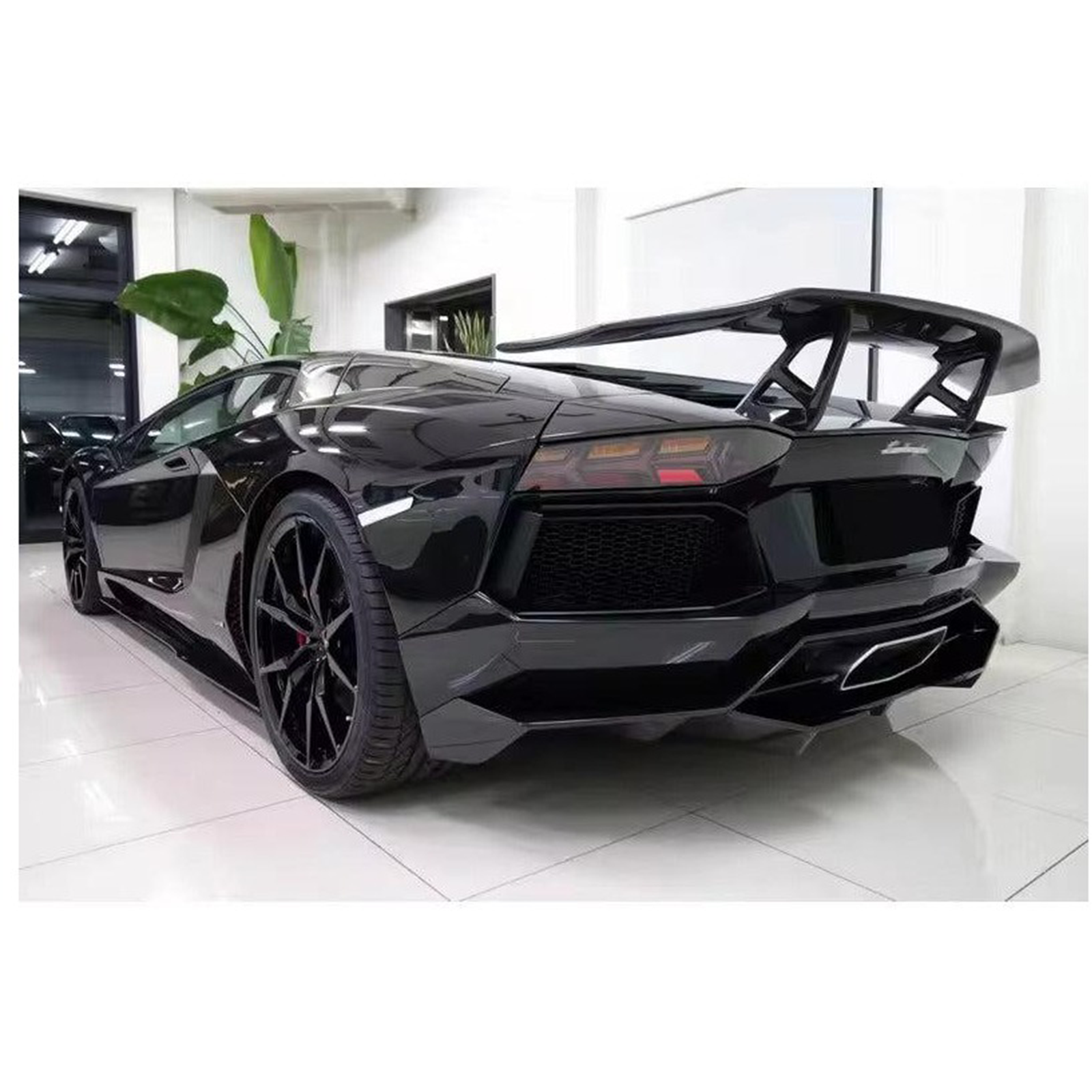 D Style Dry Carbon Fiber Rear Diffuser for Lamborghini Aventador LP700