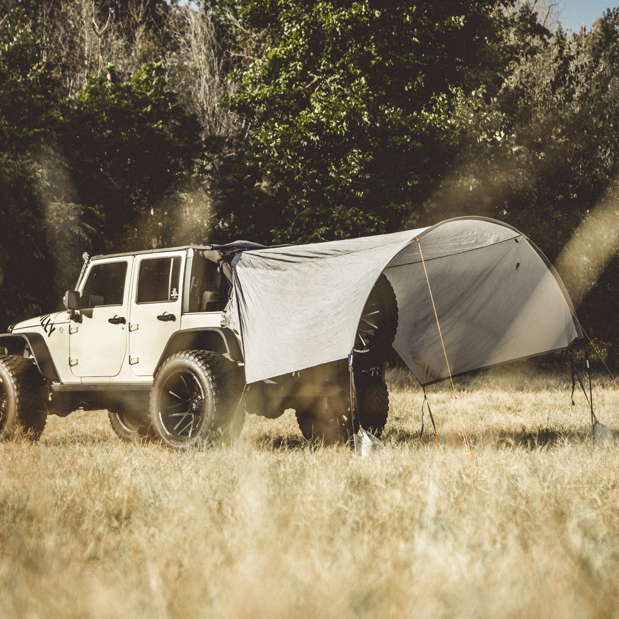 2-in-1 Jeep Trail Cover & Sun Shade