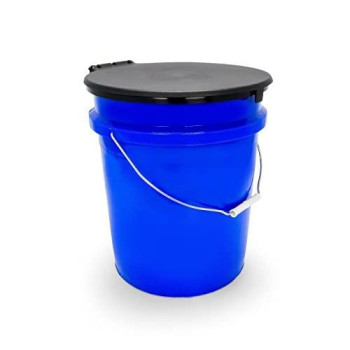 Camco 41549 Portable 5-Gallon Toilet Bucket with Seat and Lid Attachment | Lightweight and Easy to Clean | Great for Camping, Hiking, Hunting and More , Blue