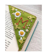 Personalized Hand Embroidered Corner Bookmark, Letters Felt Triangle Cute Flower Embroidered Corner Bookmark Embroidery Book Marker Clip For Reading Lovers Meaningful Gift (Q, Summer)