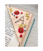 Personalized Hand Embroidered Corner Bookmark, Letters Felt Triangle Cute Flower Embroidered Corner Bookmark Embroidery Book Marker Clip For Reading Lovers Meaningful Gift (M, Autumn)