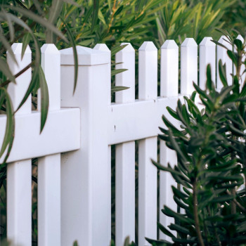 Pelopy 32 Packs White Vinyl Picket Fence Caps 78 X 3 Vinyl Picket Fence Caps Vinyl Fence Parts For Garden Fencing Outdoor