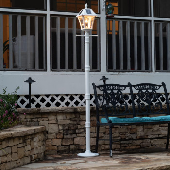 Gama Sonic Baytown Ii Bulb Solar Lamp Post With Gs Light Bulb And Ezanchor Base White 105Bsg21